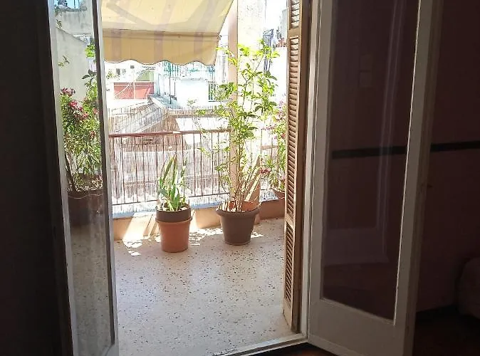 Cosy Penthouse -up To 6 Guests- In The Centre! Appartamento Salonicco